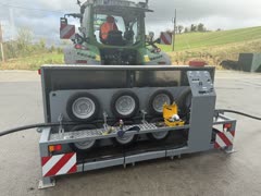 Cable engine with 8 independently driven hydraulic motors