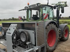 4t cable engine mounted on an agricultural tractor